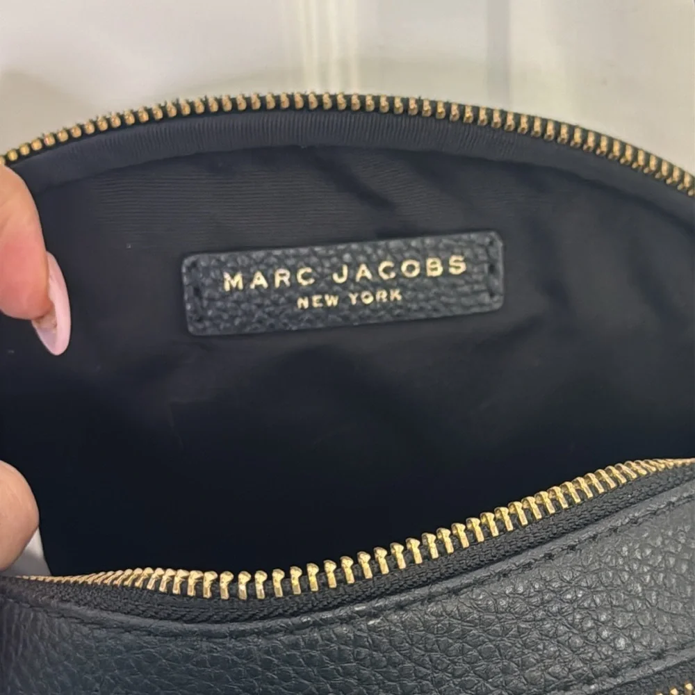 NWOT Marc Jacobs Black Oval Crossbody Bag with Gold Accents - Picture 13 of 14